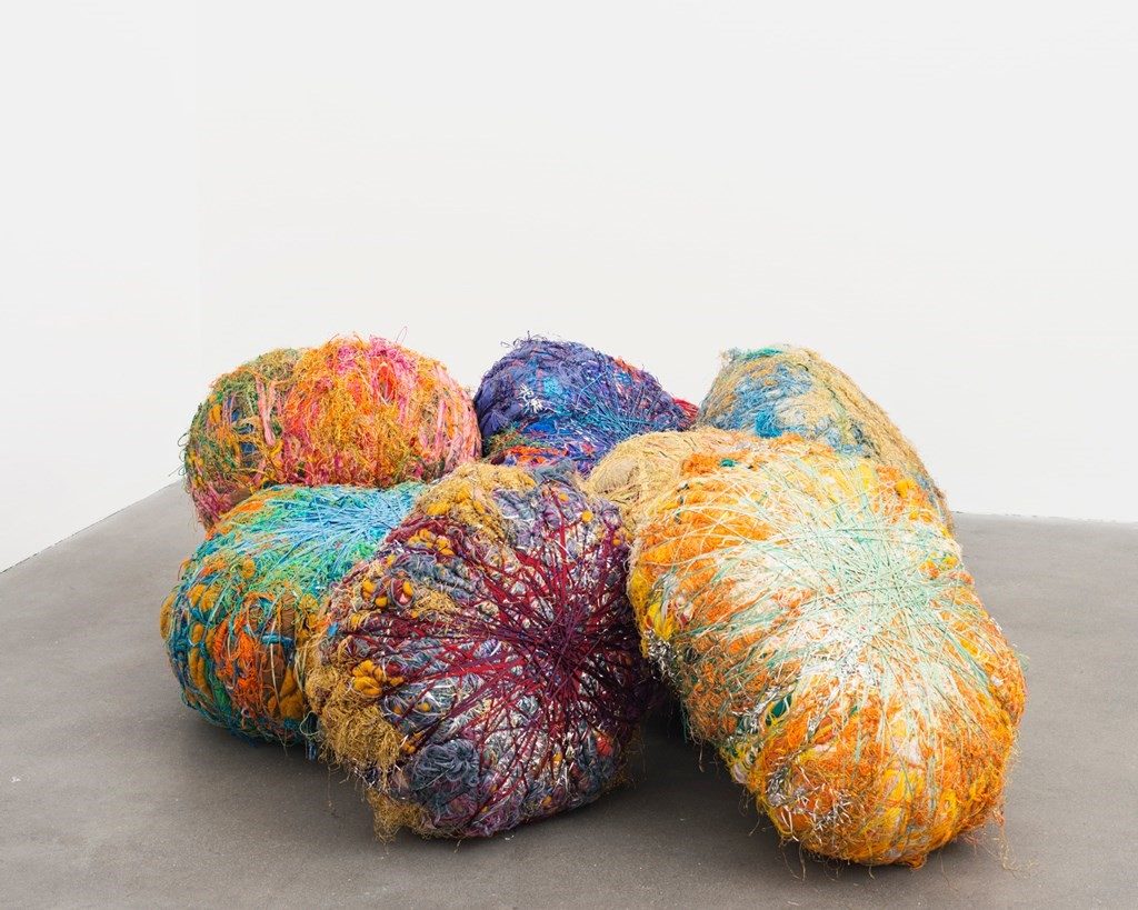 Sheila Hicks - Grand Boules